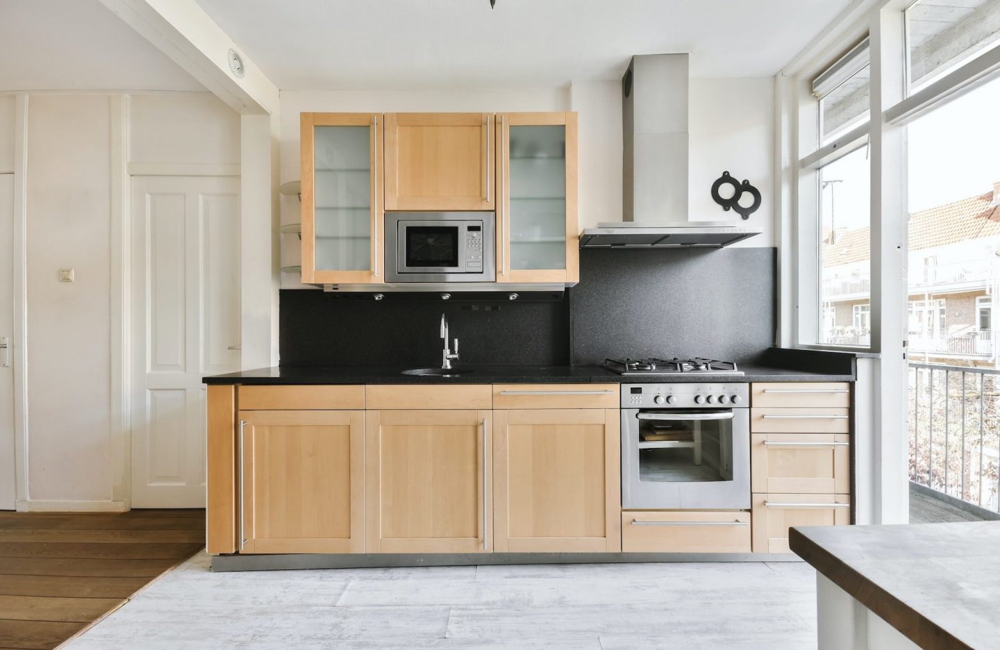 Mind-blowing stylish kitchen with wood kitchen unit